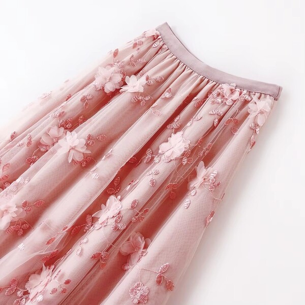 Wholesale 3 Pcs of Floral Embellished Embroidery Design Mesh Half Bodycon Dresses