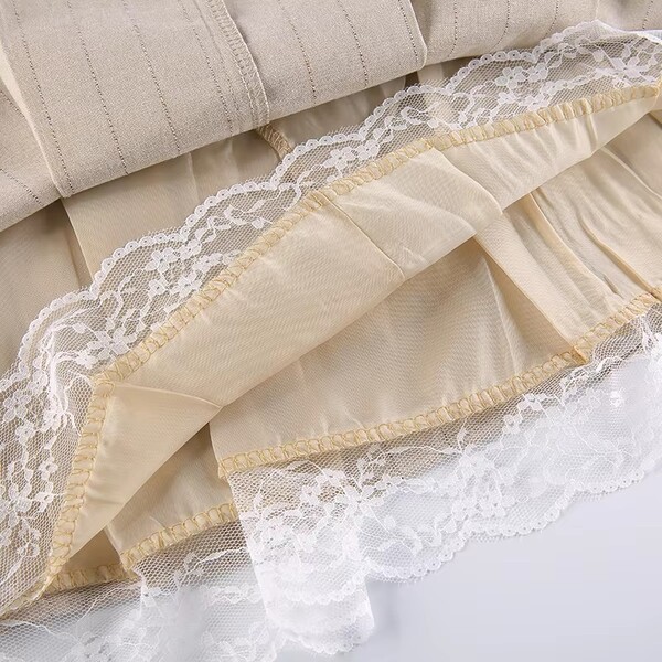 Fashion Lace Trimmed Cute Pleated Skirt